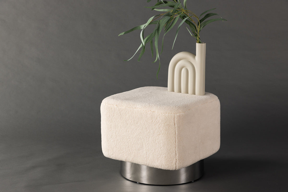 Venture Design Newton Puff 45 x 38 x 45 Off-white