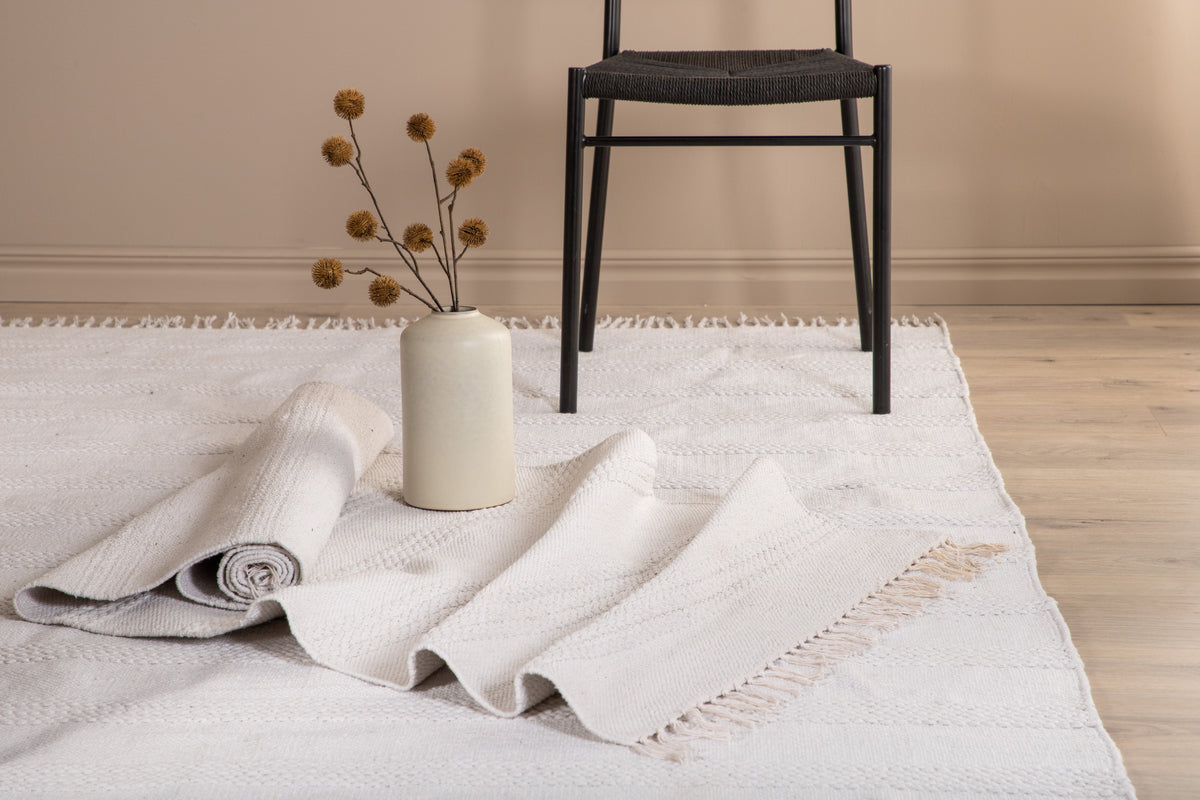 Venture Design Nico Rektangulära Mattor 230 x 160 Off-white