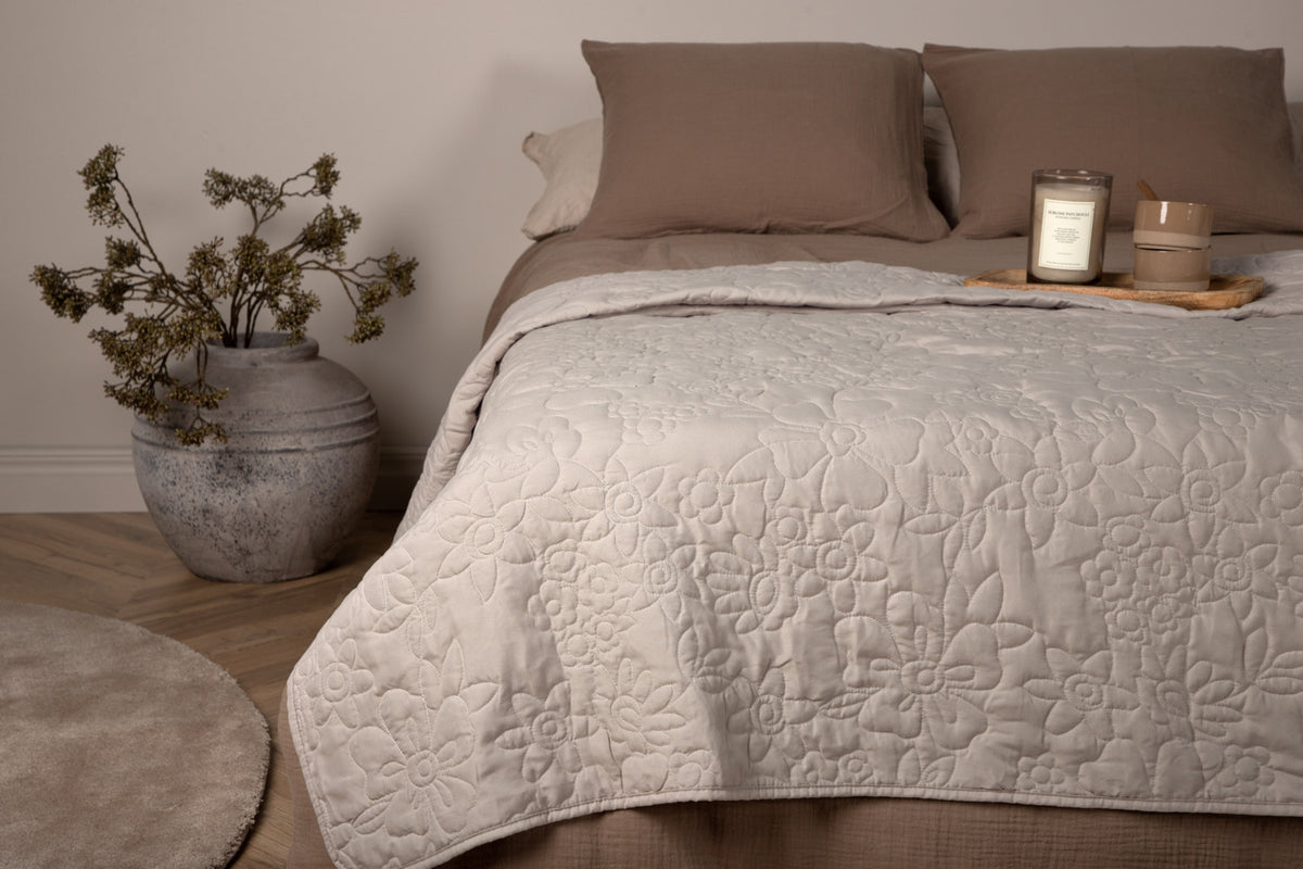 Venture Design Niki Överkast 150 x 250 Beige