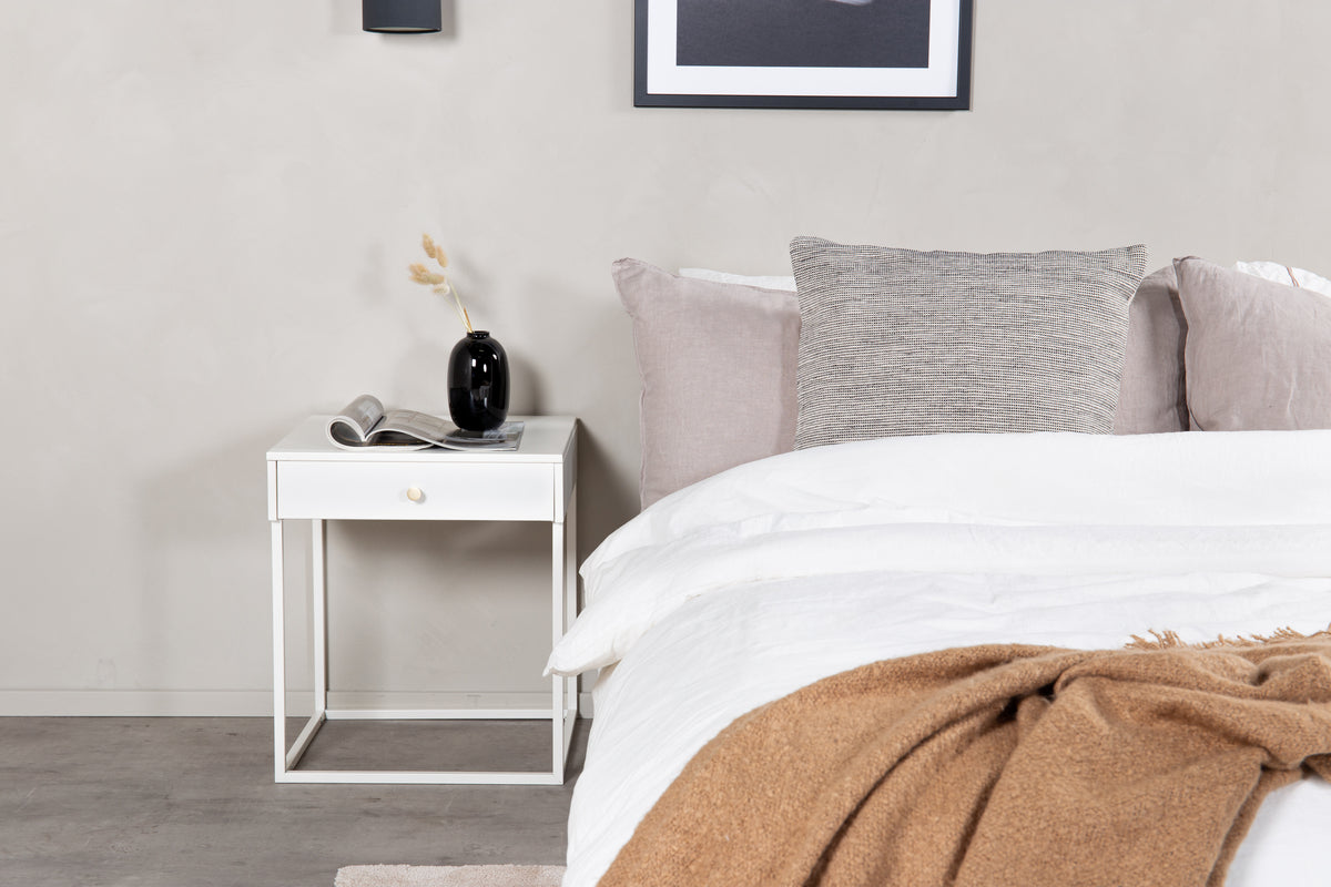 Venture Design Bakal Sängbord 43 x 43 Vit