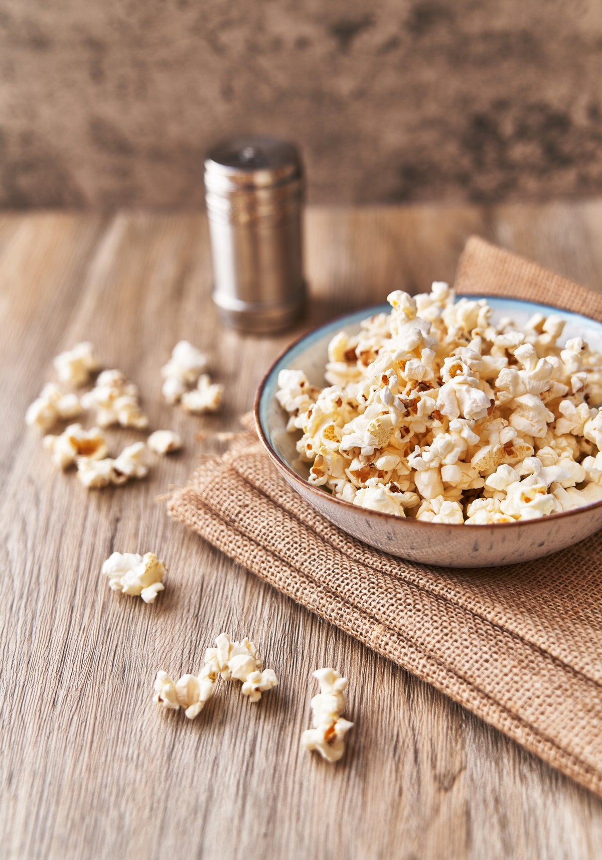 Venture Design Popcorn Posters Beige