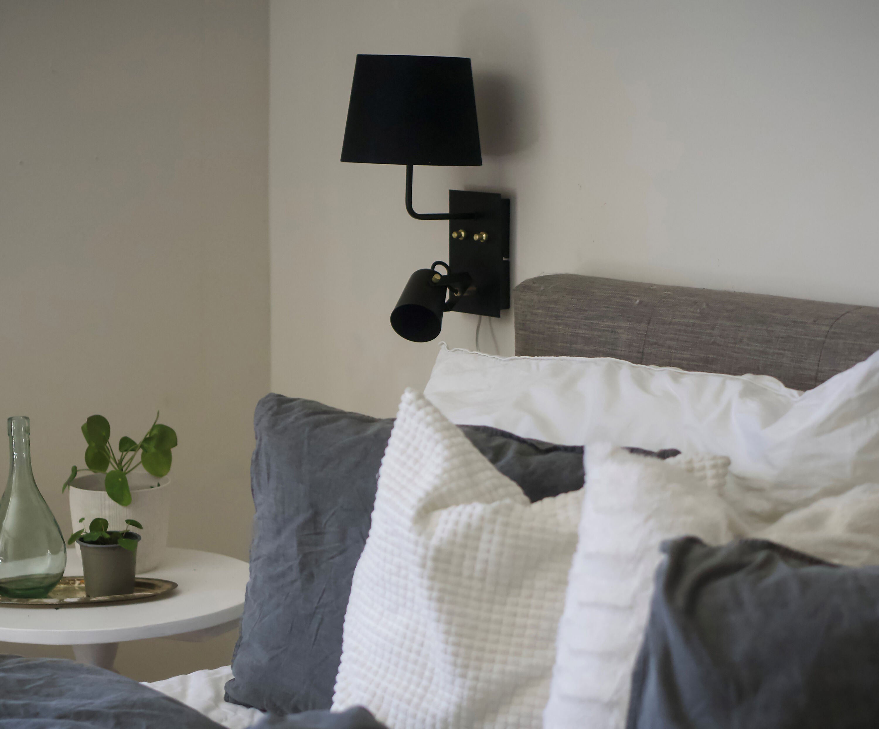 Aneta Home Metz vägglampa med textilskärm