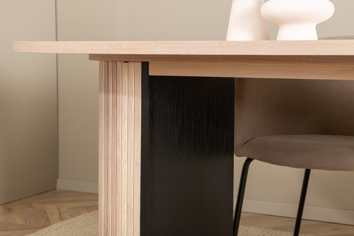 Venture Design Berit & Bianca Matstolar Beige + Ovala Matbord 200 x 90 Vitputsad