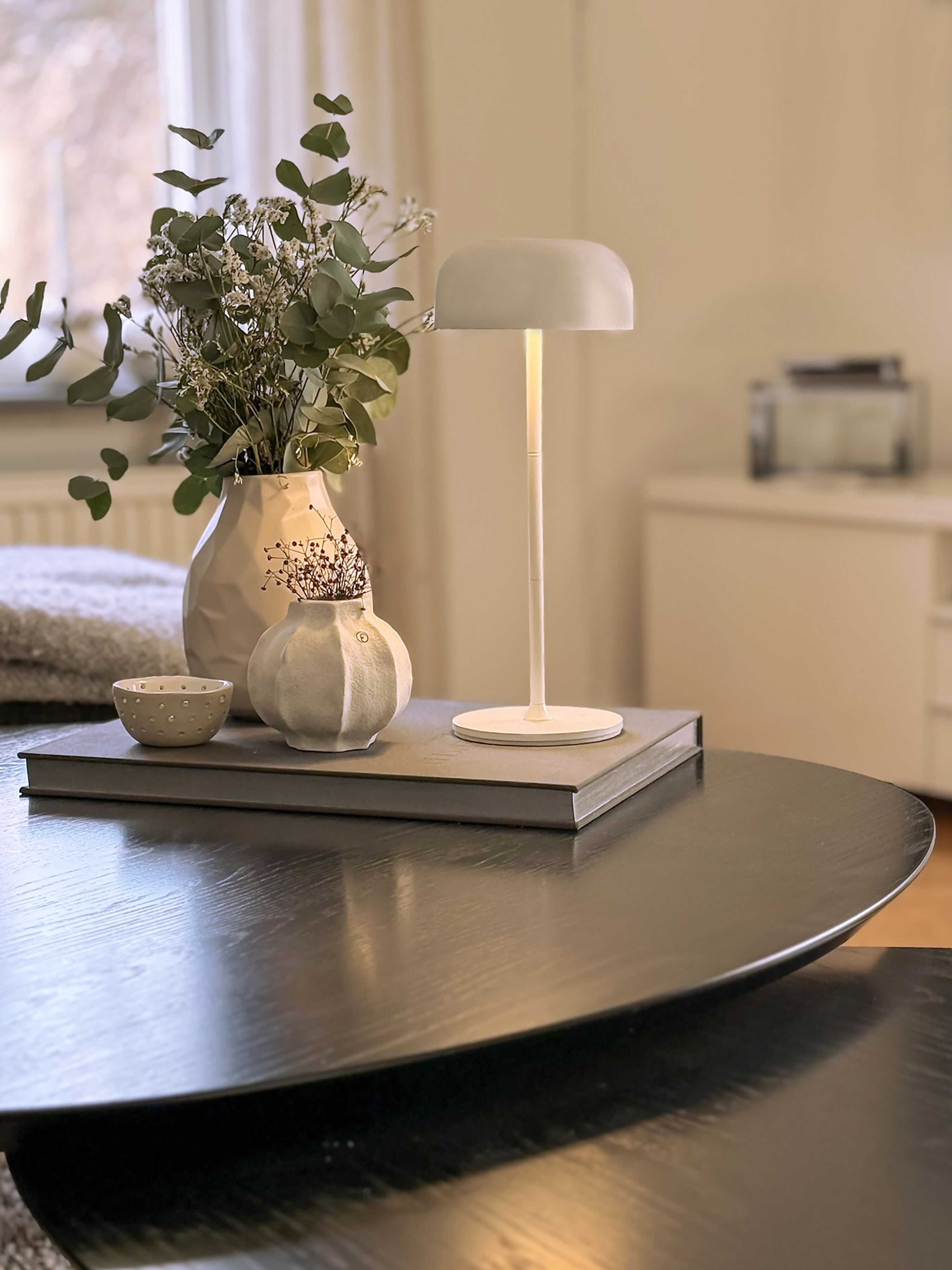 Aneta Home IRIS laddbar bordslampa