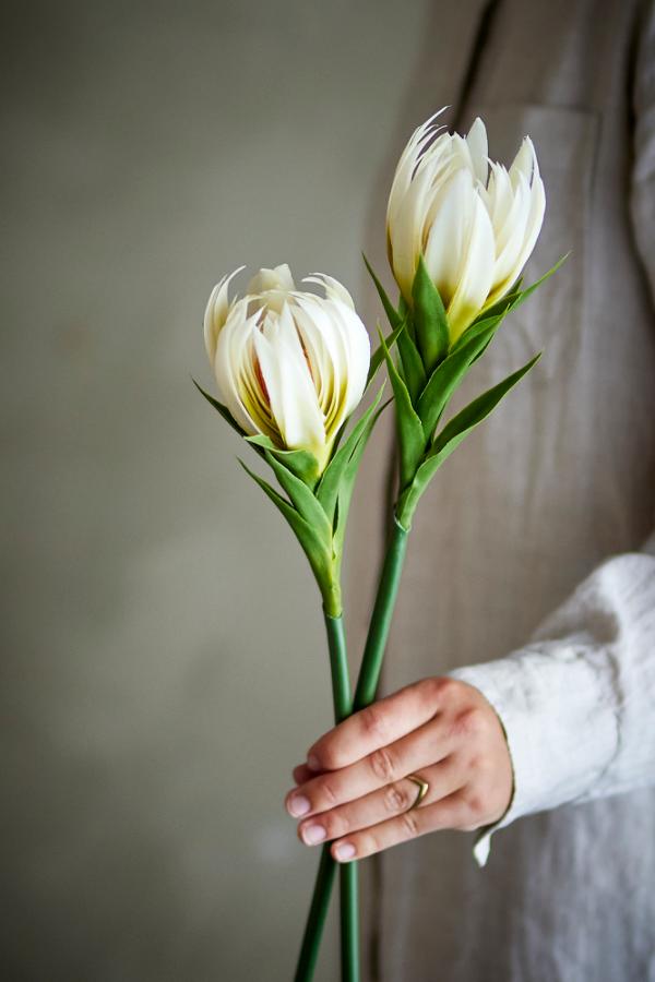 Bloomingville Lily Stem, White, Artificial Flowers