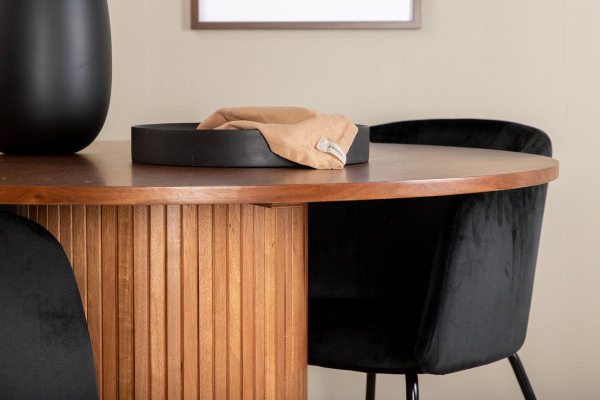 Venture Design Berit & Bianca Matstolar Svart + Runda Matbord ⌀110 Valnöt
