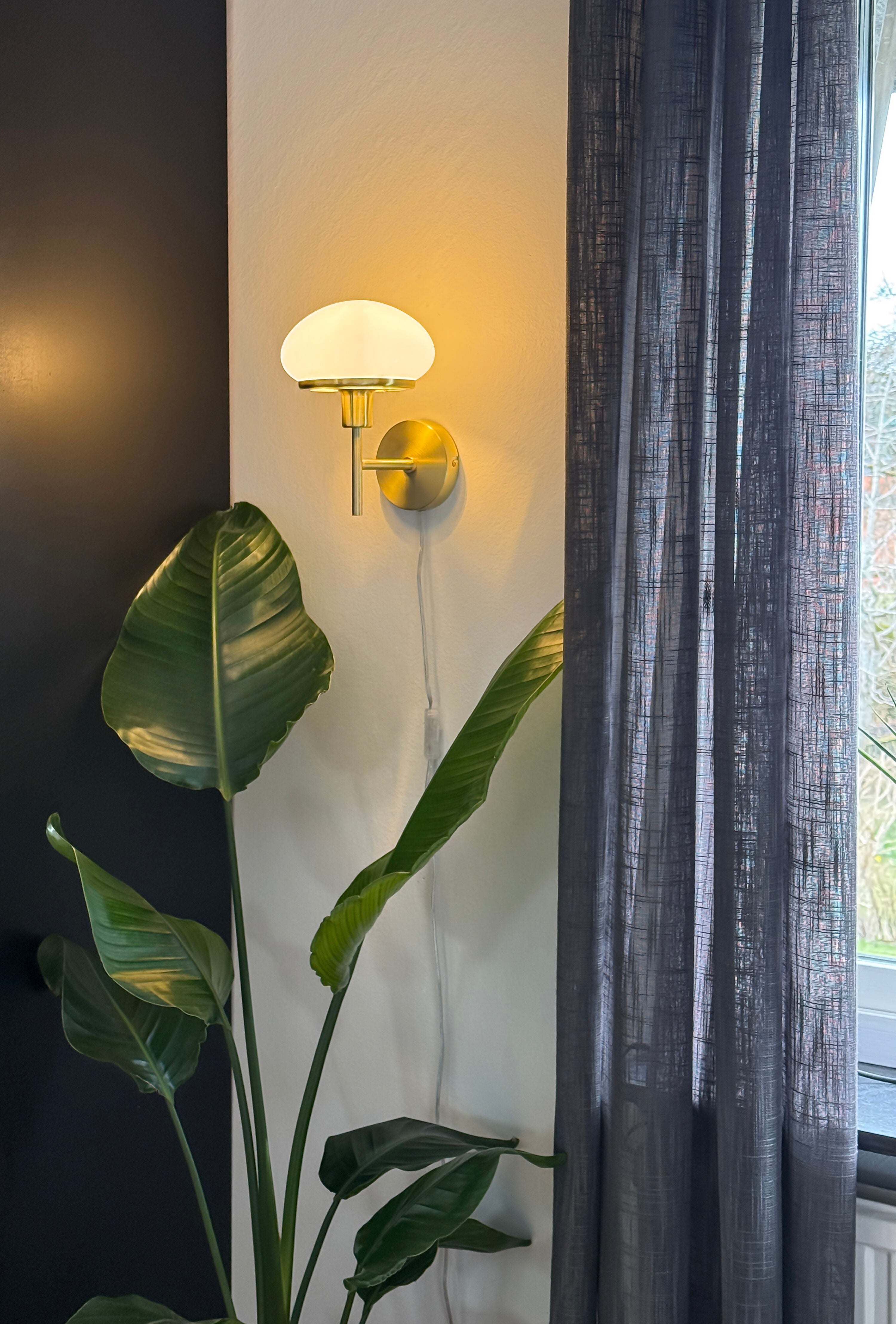 Aneta Home NEW AUGUST vägglampa