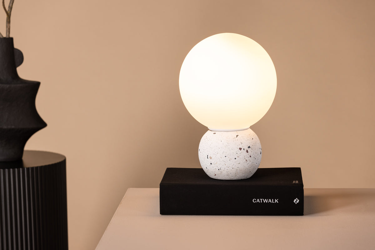 Venture Design Metz Bordslampor Vit