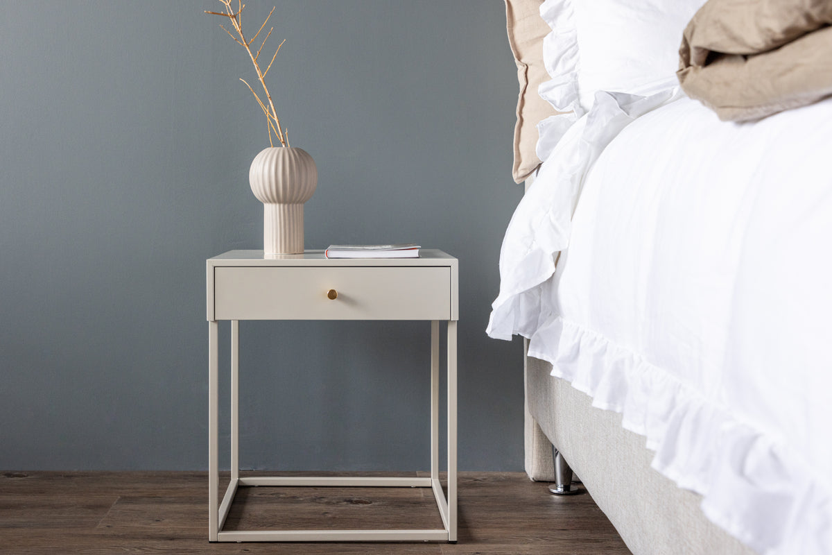 Venture Design Bakal Sängbord 43 x 41 Beige