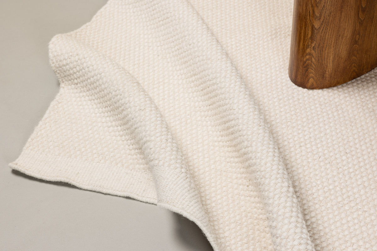 Venture Design Vilma Rektangulära Mattor 230 x 160 Off-white