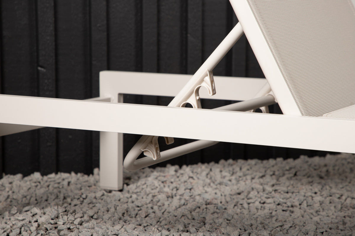 Venture Design Copacabana Solstolar