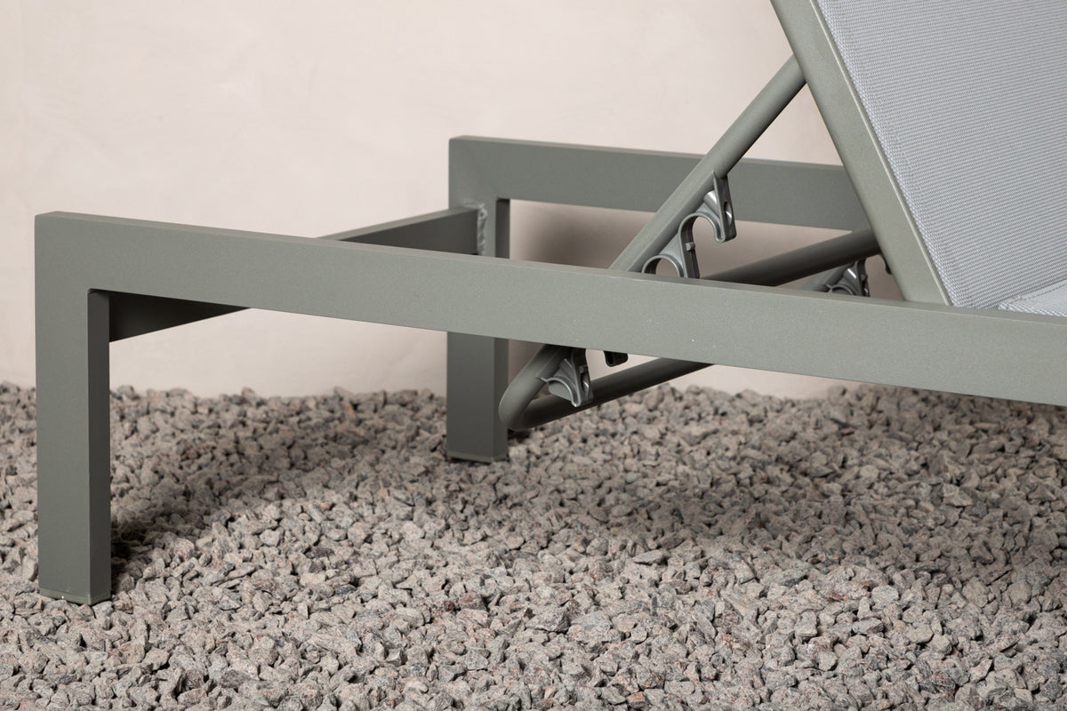 Venture Design Copacabana Solstolar