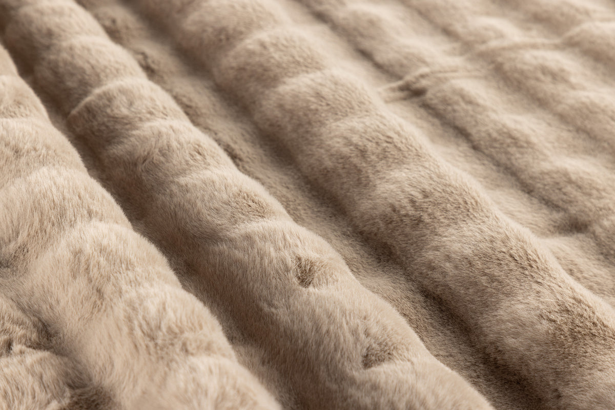 Venture Design Novis Rektangulära Mattor 290 × 200 Beige