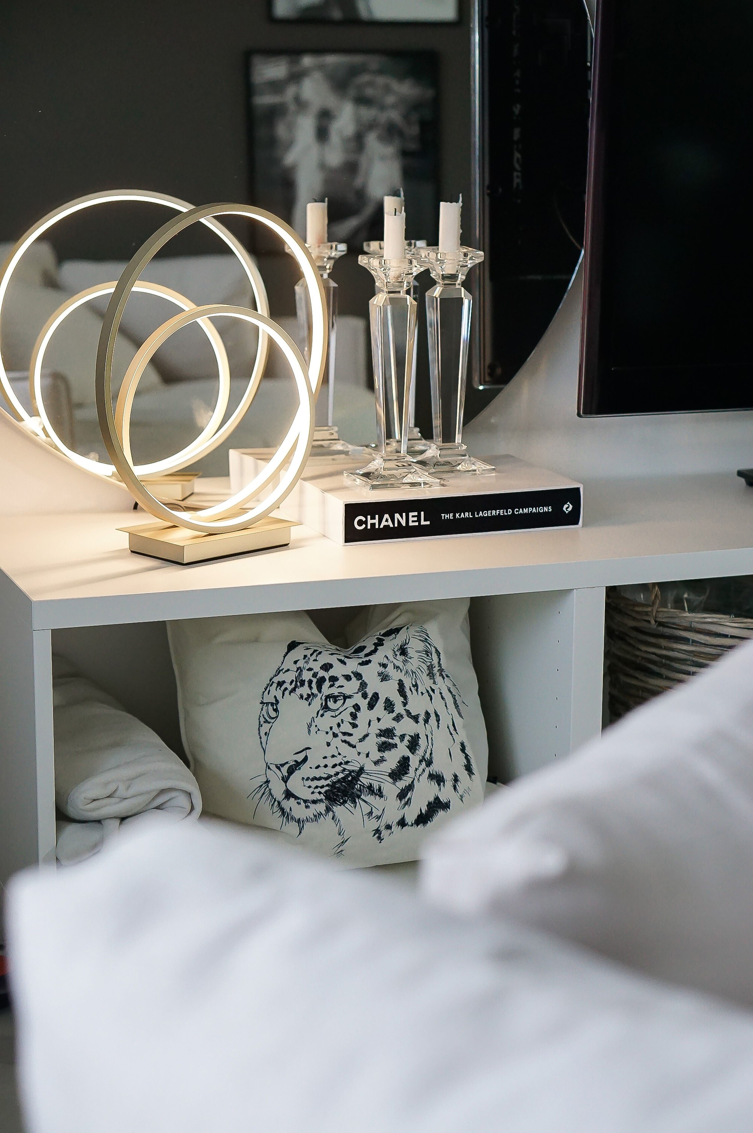Aneta Home LOOP bordslampa
