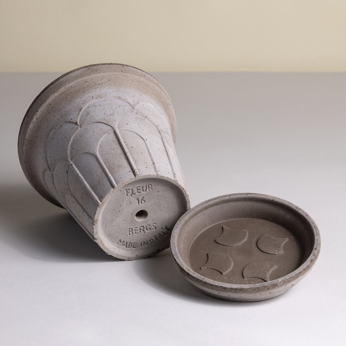 Fleur Pot RAW Grey