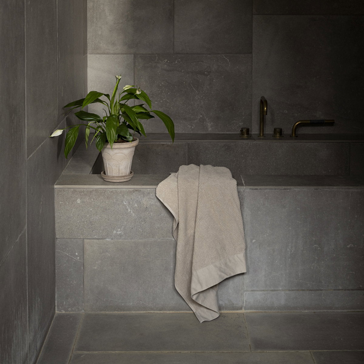 Fleur Pot RAW Grey