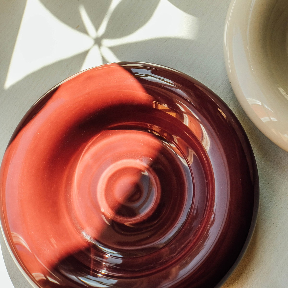 Lily Saucer Deep Burgundy