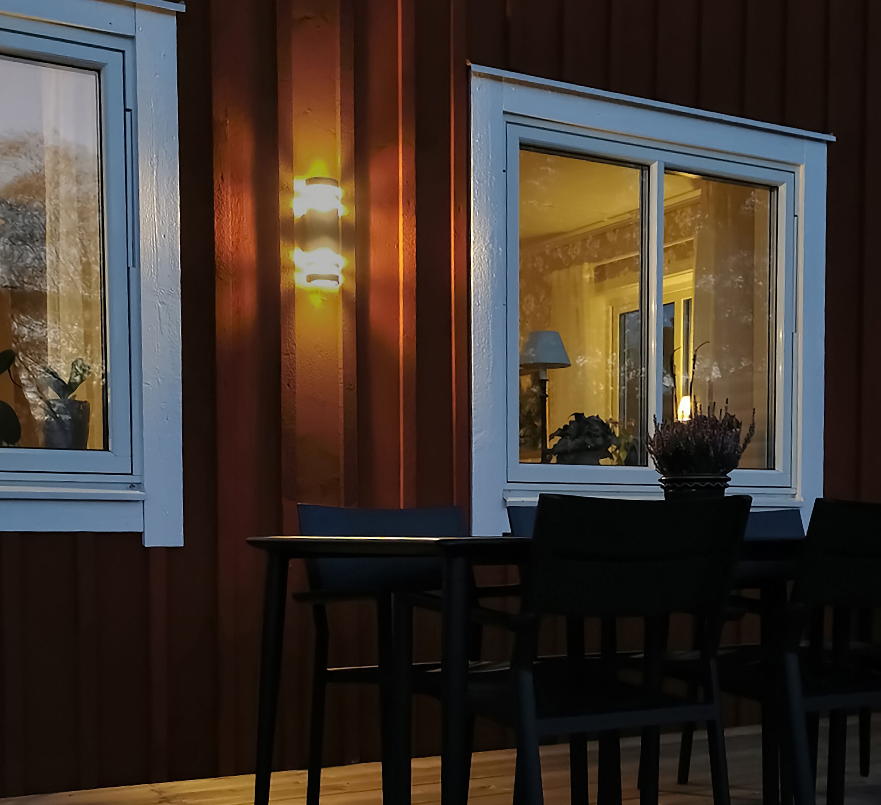 Aneta Home RIBB vägglampa