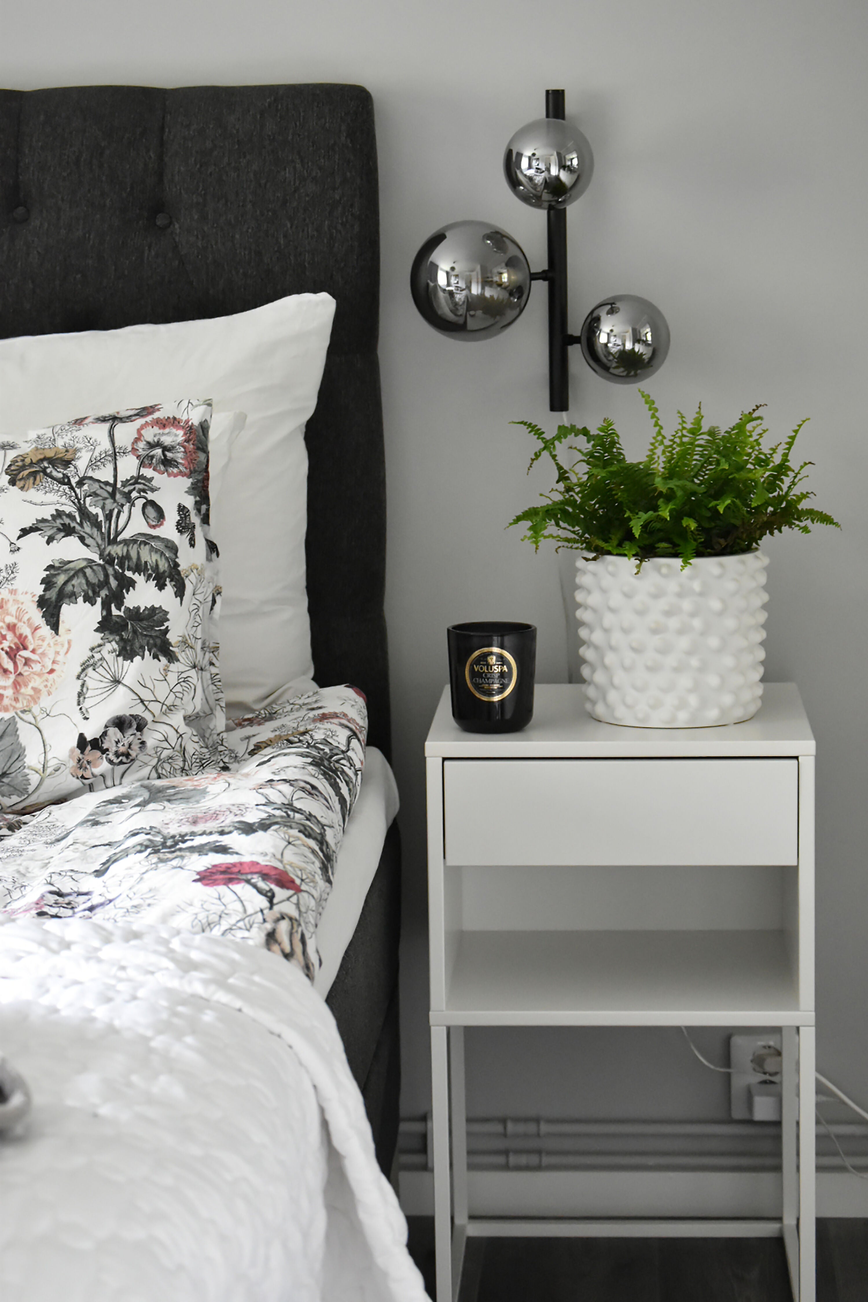 Aneta Home MOLEKYL vägglampa