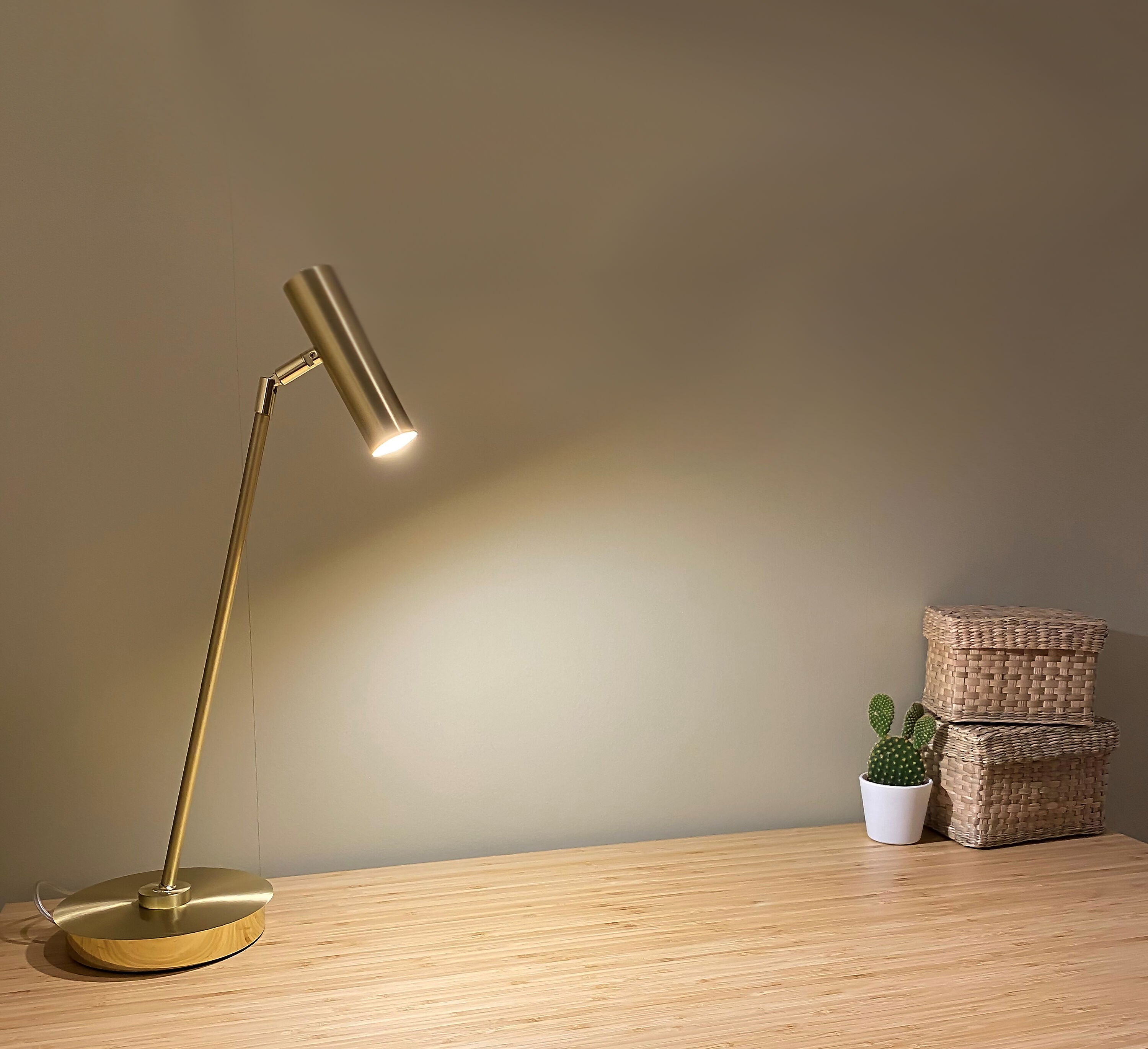 Aneta Home ARTIC bordslampa