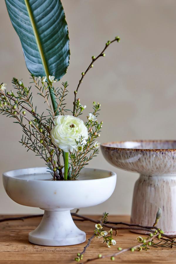 Bloomingville Eris Pedestal Bowl, White, Marble