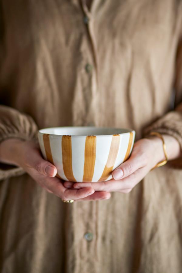Creative Collection Begonia Bowl, Brown, Stoneware