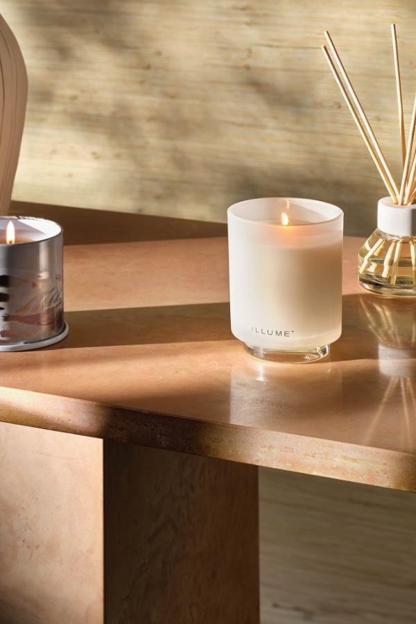 Illume Driftwood Box Glass Candle, White,