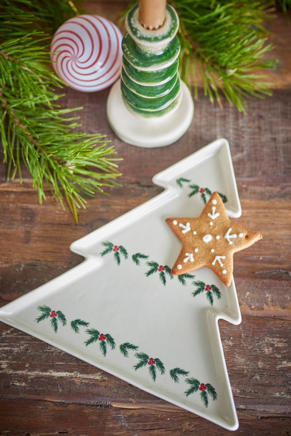 Bloomingville Berry Serving Plate, White, Stoneware