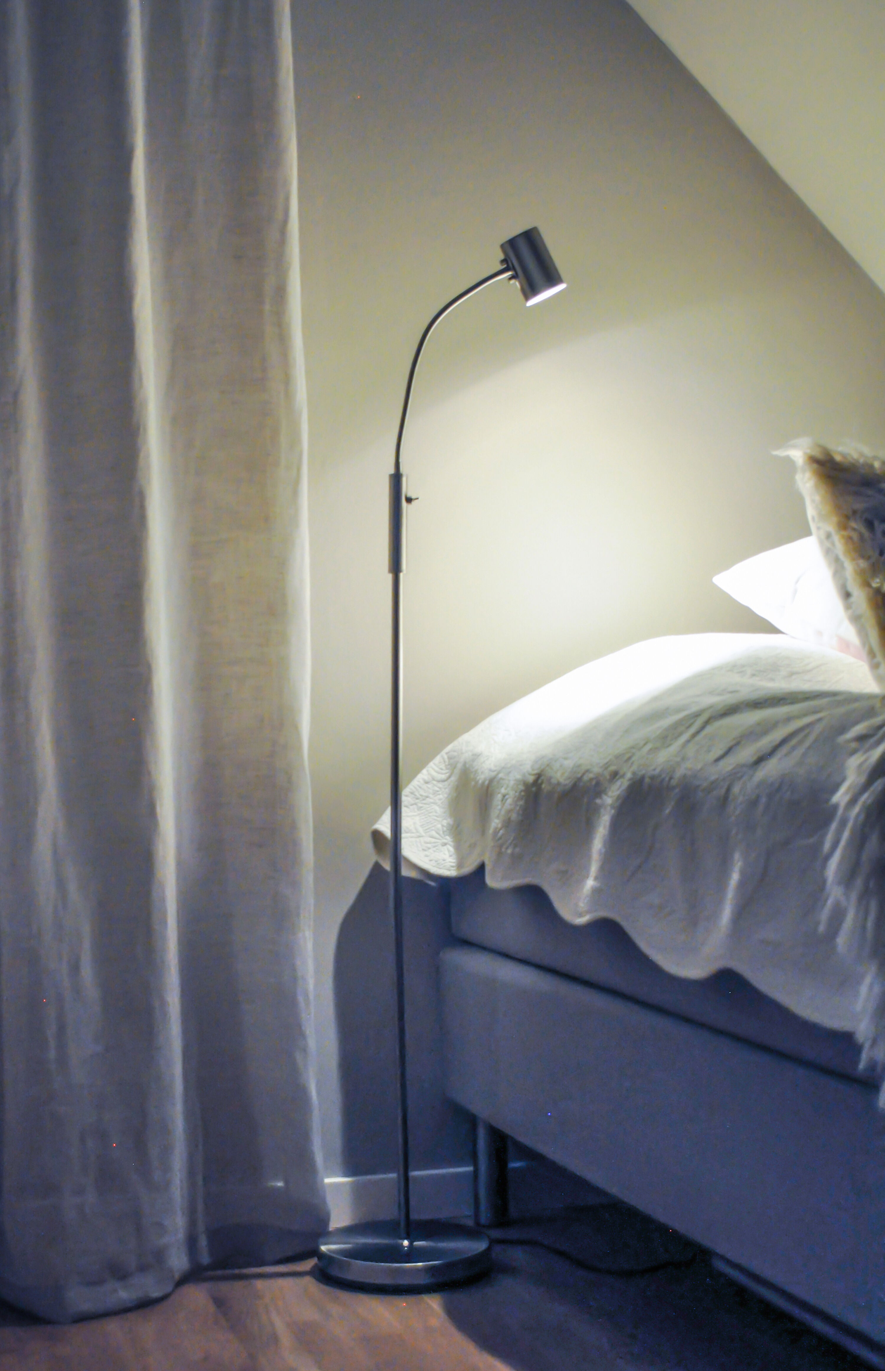 Aneta Home HUGIN golvlampa
